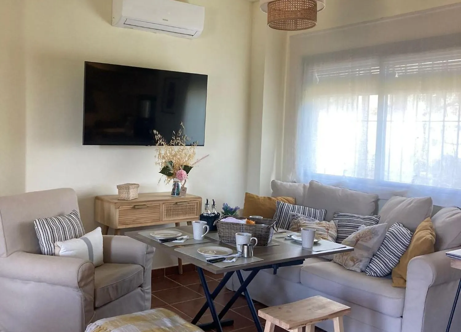 Bonita casa a estrenar en paraje natural a 35 minutos de Sevilla El Ronquillo Сasa de vacaciones